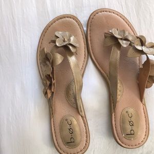 Sandals with flower detail